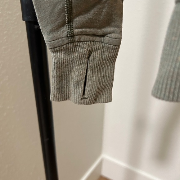 Lululemon Lightweight Scuba Hoodie 2 - Picture 5 of 6